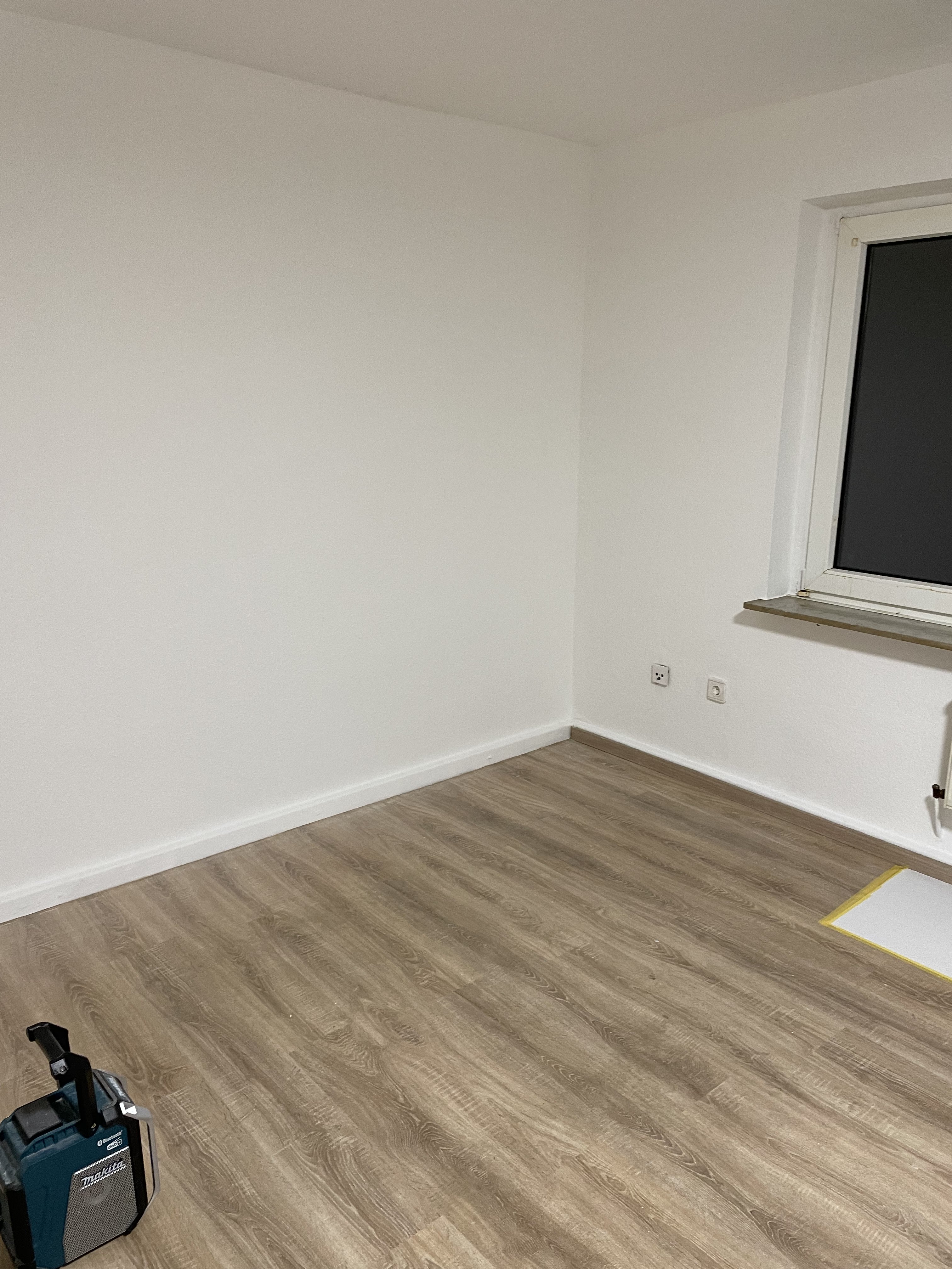 Zimmer mit Vinylboden