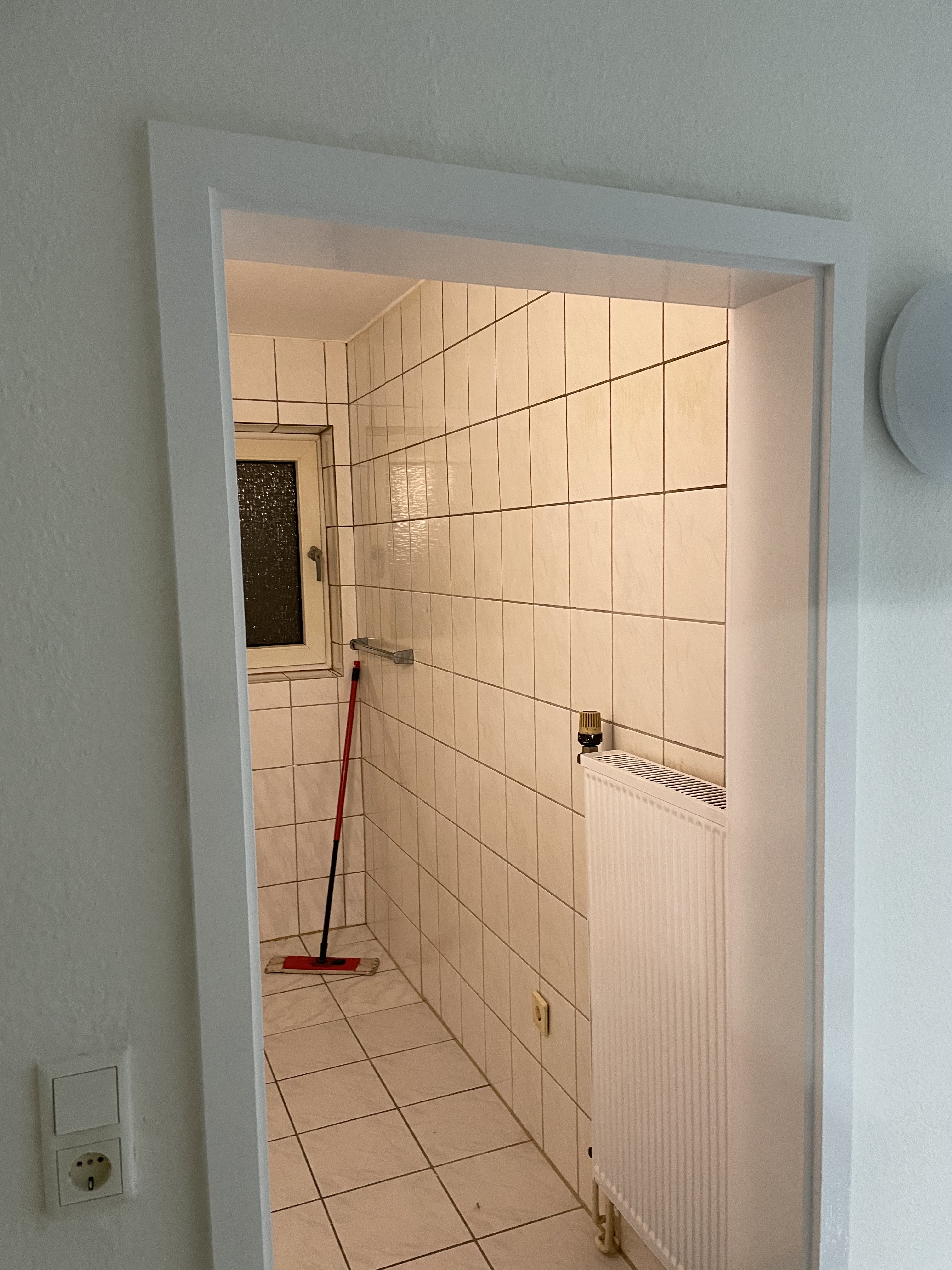 Gefliester Raum nach Renovierung