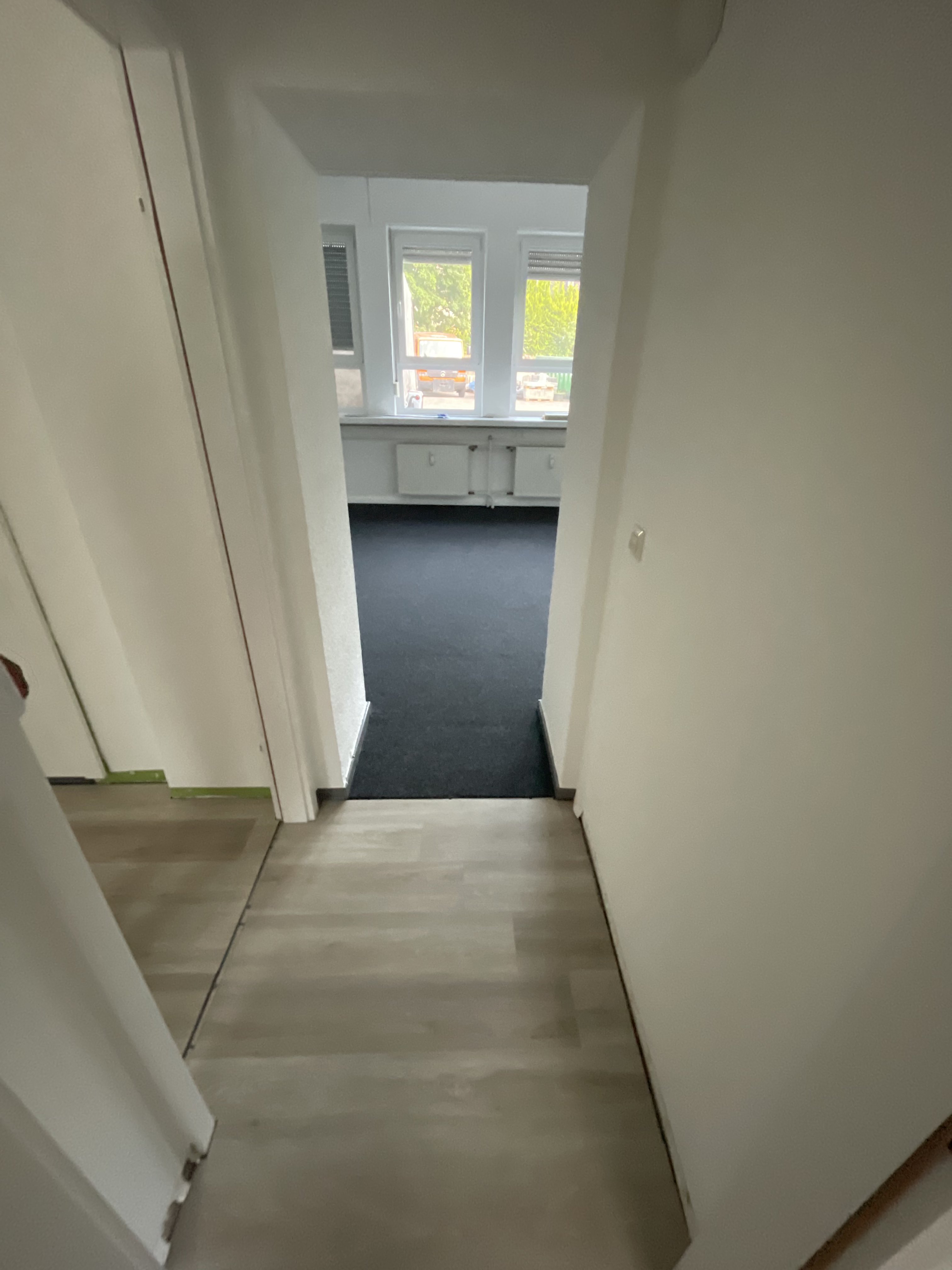 Flur mit neuem Bodenbelag